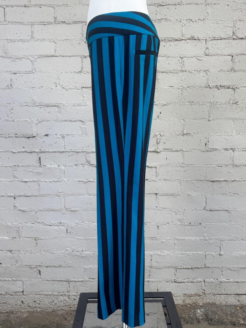 Alice + Olivia Olivia Fit-and-Flare Bootcut Pants Positano Stripe Size 6 - Picture 8 of 16
